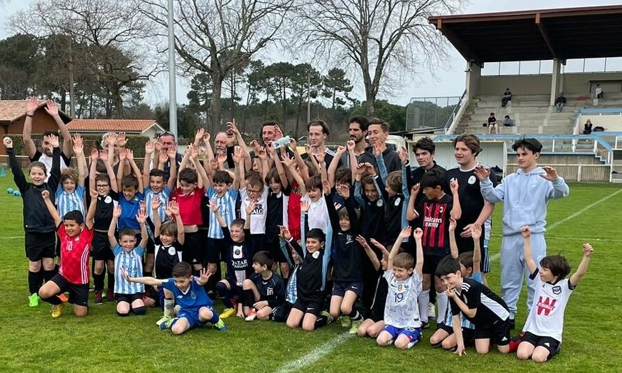 Les Girondins rendent visite aux écoles de foot