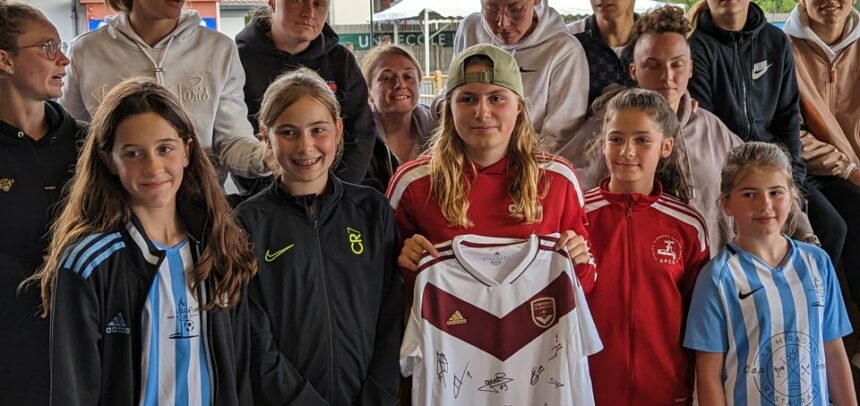 JOURNÉE PORTES OUVERTES : Découvrir le foot entre copines JOURNÉE PORTES OUVERTES : Découvrir le foot entre copines